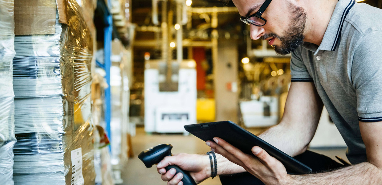 Efficient, Connected, Transparent: Automated Warehousing in Modern Supply Chains